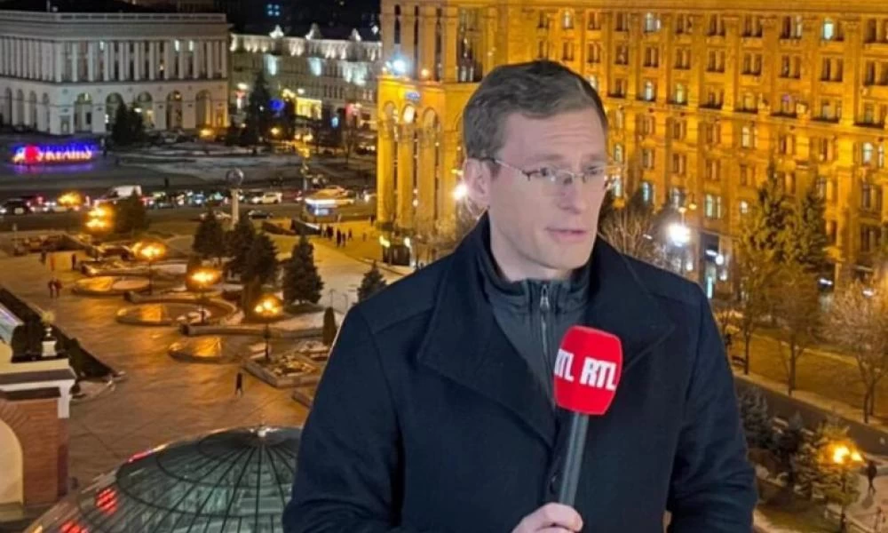 Βρετανός δημοσιογράφος «φαινόμενο» καλύπτει την ουκρανική κρίση σε έξι γλώσσες...(Βίντεο)